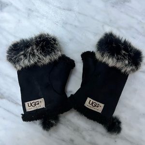 Ugg Black Suede Fur Lined Fingerless Gloves